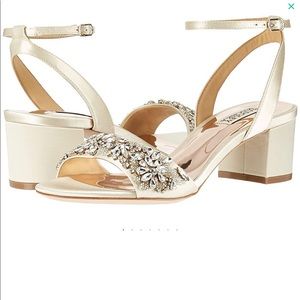 Badgley Mischka Ivory Satin Ivanna Heels 8.5M